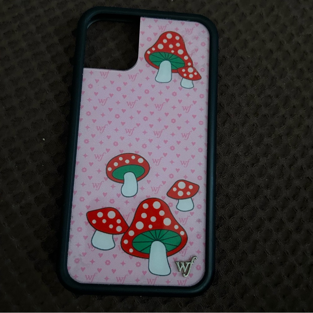 Wildflower Iphone 11 Mushroom Case : Perfect Condition